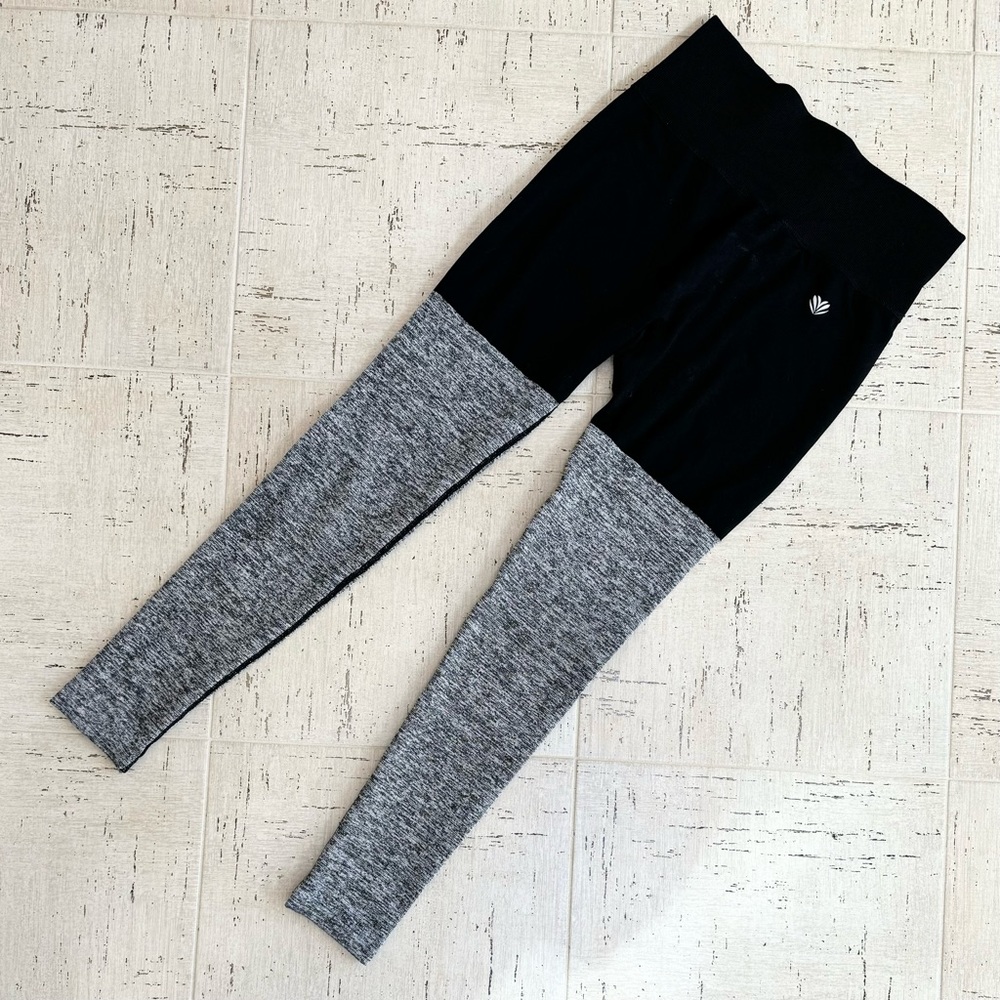 Forever 21 Balletcore Athletic Leggings S Black Gray Color Block Sock Activewear - Picture 5 of 7